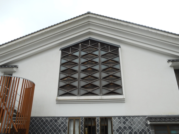 Még az ablakok is...